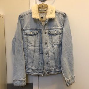 NEVER WORN shearling lined denim jacket